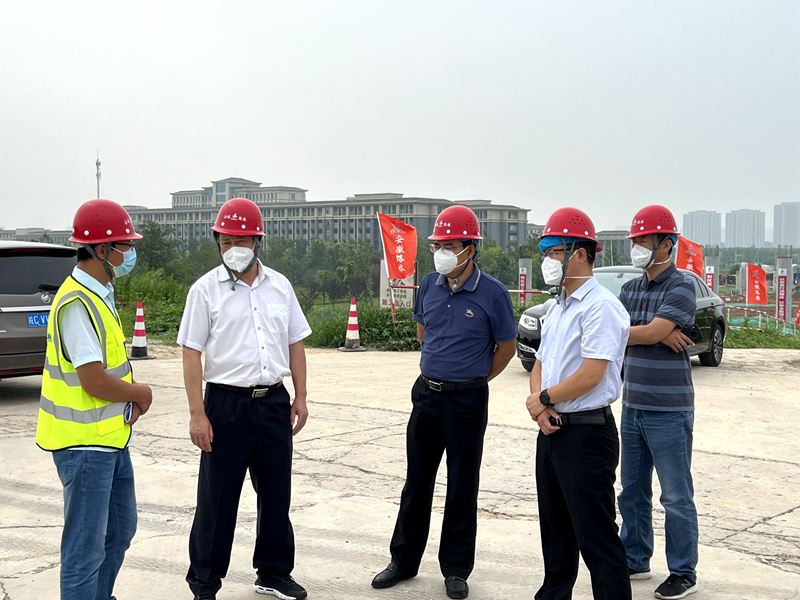 蚌埠市委常委、市委秘書長、懷遠(yuǎn)縣委書記王慶武到G206-03標(biāo)項(xiàng)目調(diào)研指導(dǎo)工作